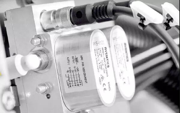 安沃馳R414002403與R414002413的區(qū)別？