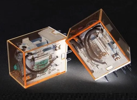 電磁繼電器觸點由什么材料制造組成，電磁繼電器是做什么用的？