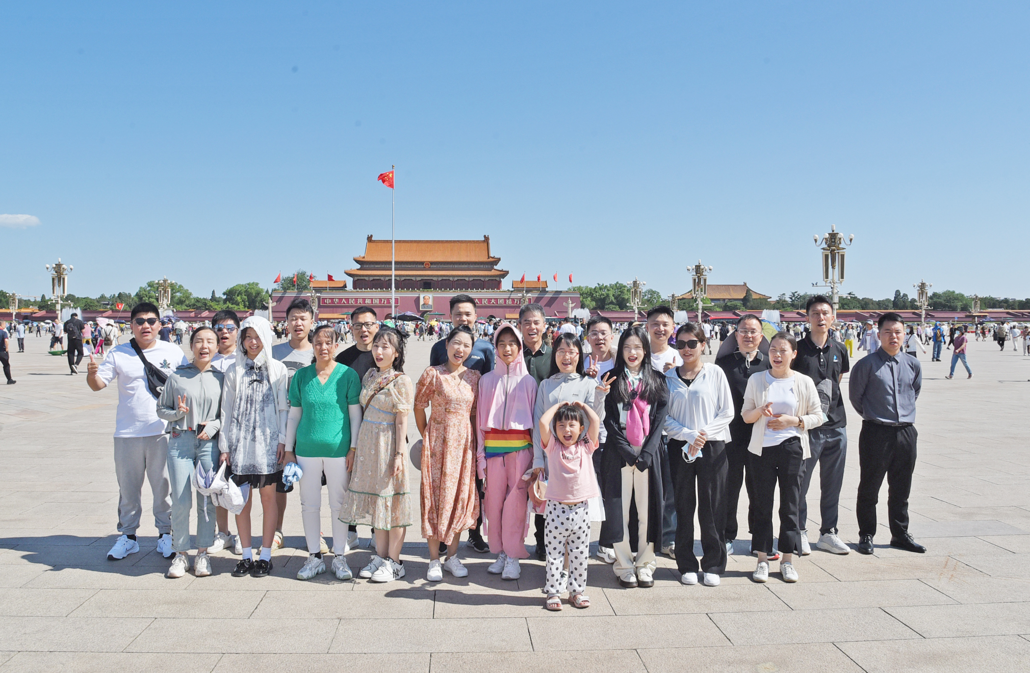 春暖花開游故宮，風(fēng)和日麗登長(zhǎng)城！